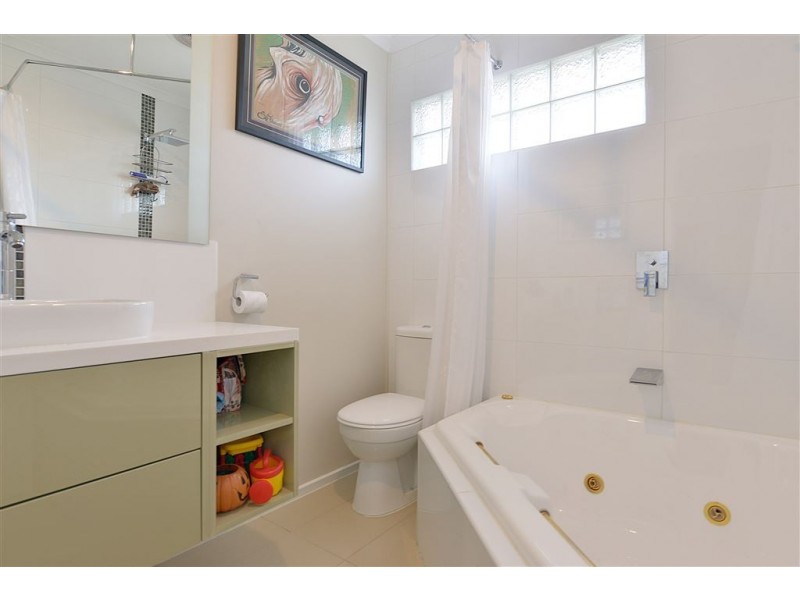 6 Sussex Crescent, Seaford VIC 3198