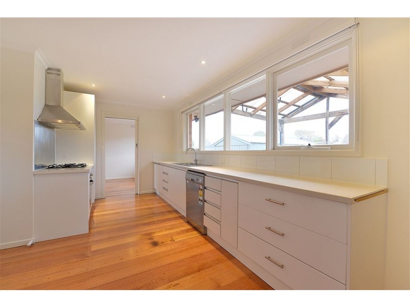 6 Selsey St, Seaford VIC 3198