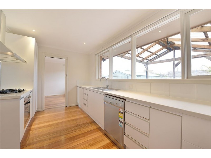 6 Selsey St, Seaford VIC 3198