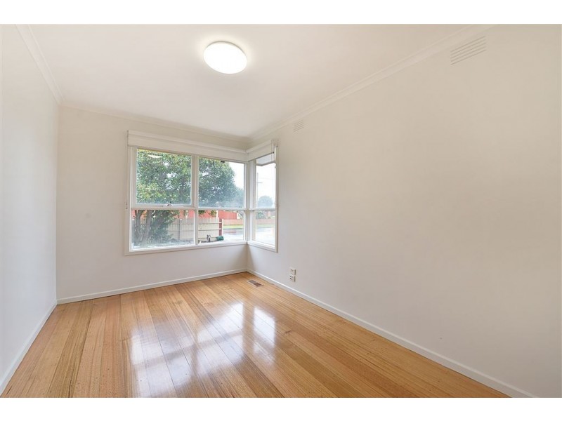 6 Selsey St, Seaford VIC 3198