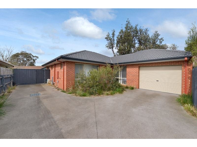2/4 Wunalla Road, Seaford VIC 3198
