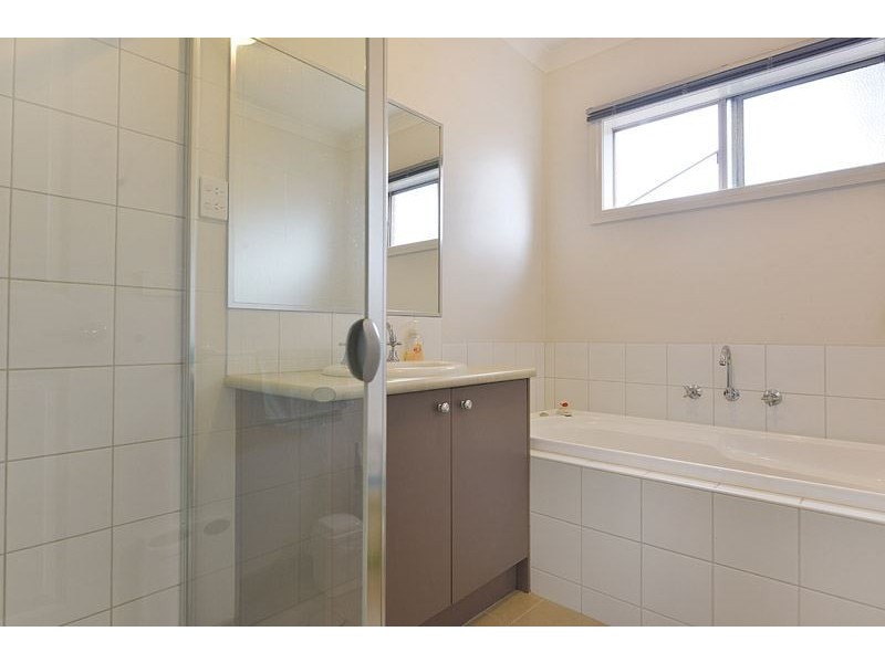 2/4 Wunalla Road, Seaford VIC 3198