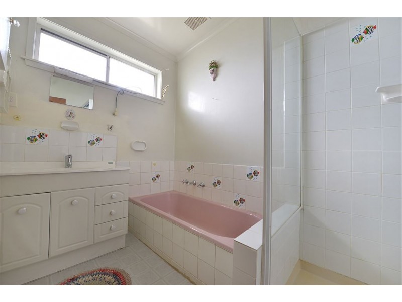 18 Ballarto Road, Frankston North VIC 3200