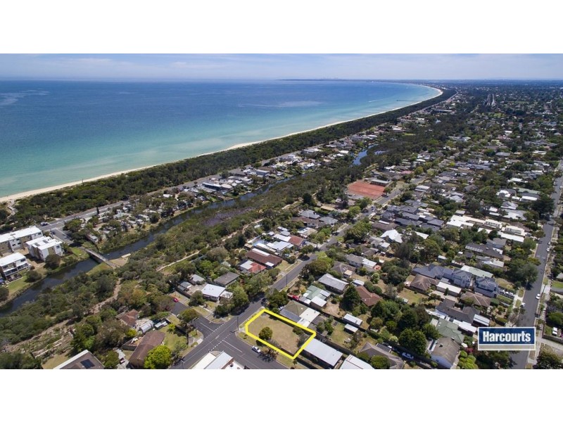 99 Kananook Avenue, Seaford VIC 3198
