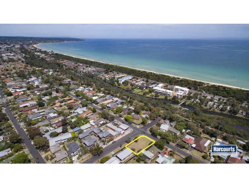 99 Kananook Avenue, Seaford VIC 3198