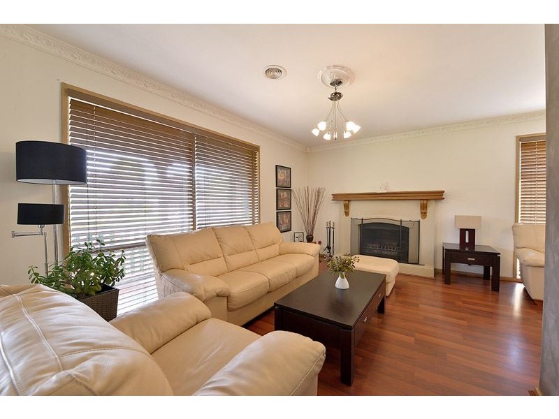 19 Lakesfield Drive, Lysterfield VIC 3156