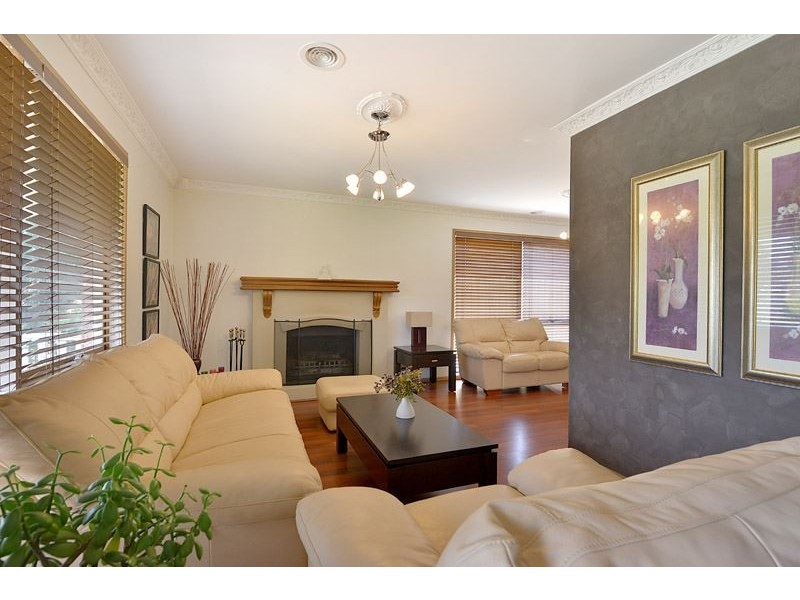19 Lakesfield Drive, Lysterfield VIC 3156