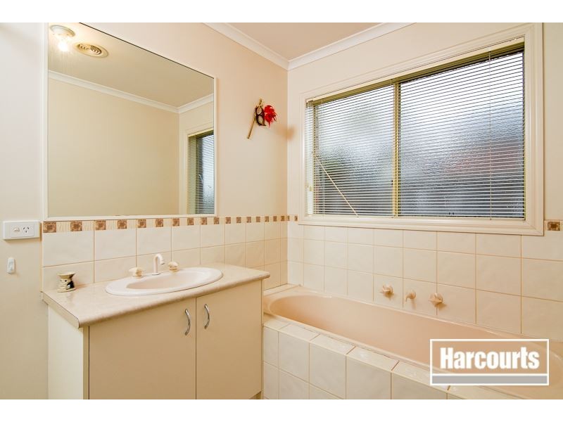 2/21 Pakenham Road, Pakenham VIC 3810