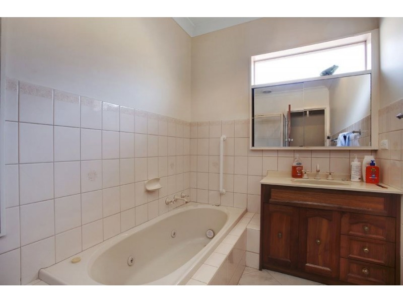 73 Seaford Grove, Seaford VIC 3198