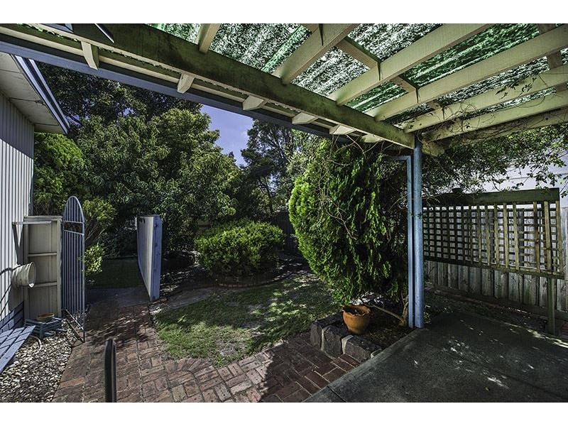 24 Weatherston Road, Seaford VIC 3198