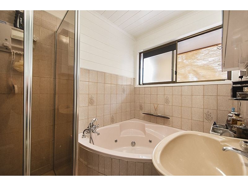 4 Sunderland Court, Seaford VIC 3198