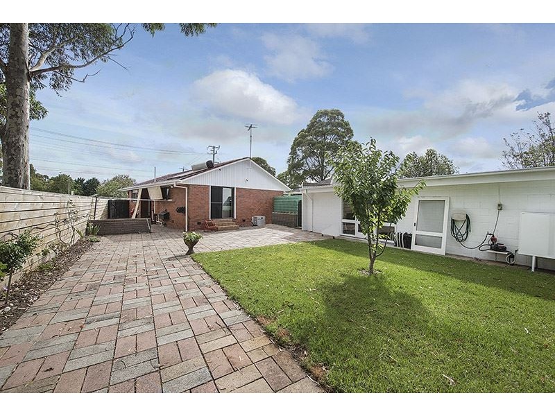 4 Sunderland Court, Seaford VIC 3198