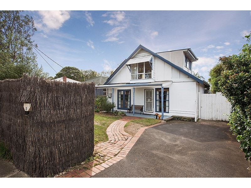 2 Railway Pde, Seaford VIC 3198