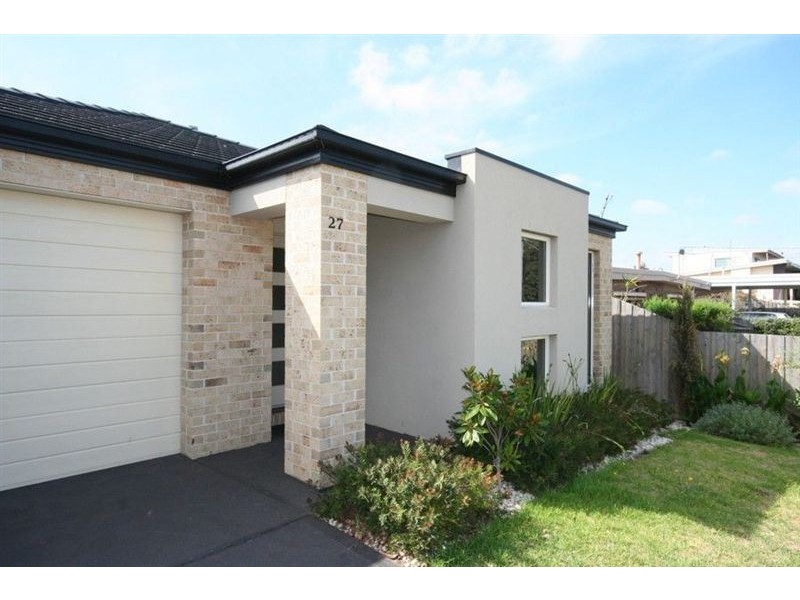 27 Fourth Avenue, Rosebud VIC 3939