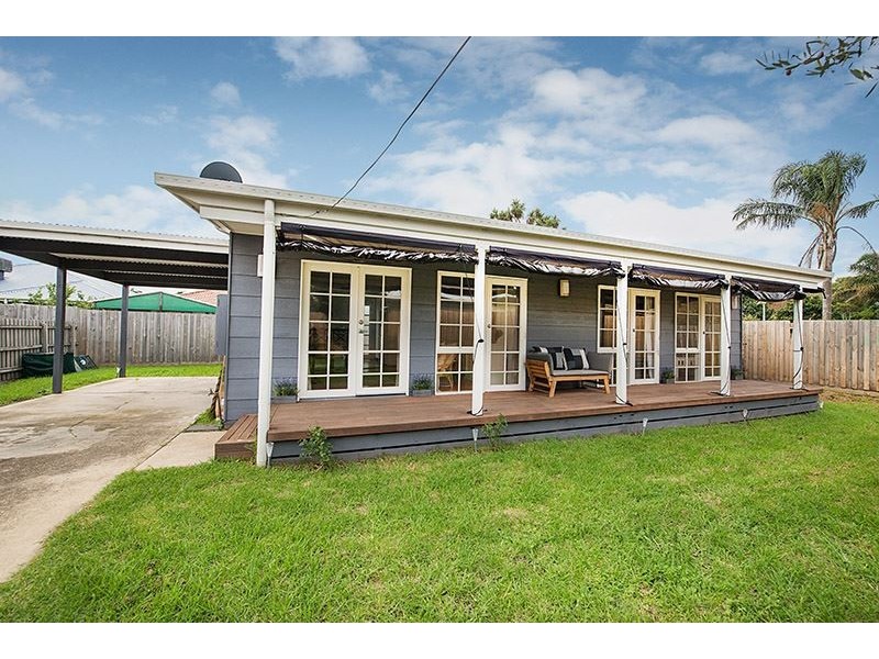 2/13 True Avenue, Carrum VIC 3197