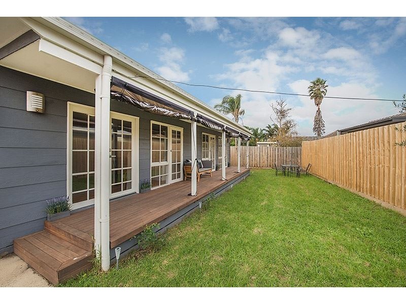 2/13 True Avenue, Carrum VIC 3197