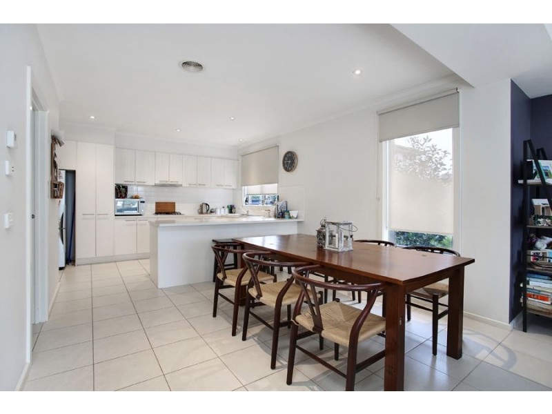 5 Walnut Court, Seaford VIC 3198