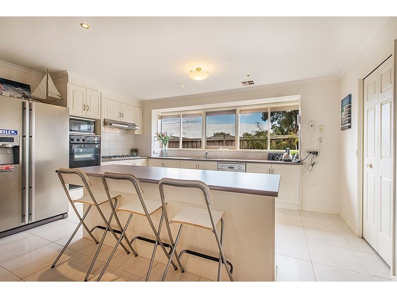 60 Rowellyn Avenue, Carrum Downs VIC 3201