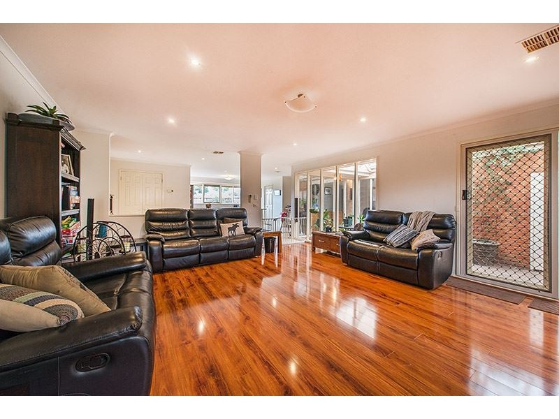60 Rowellyn Avenue, Carrum Downs VIC 3201