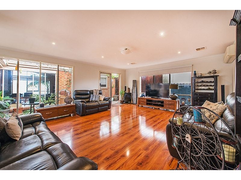 60 Rowellyn Avenue, Carrum Downs VIC 3201