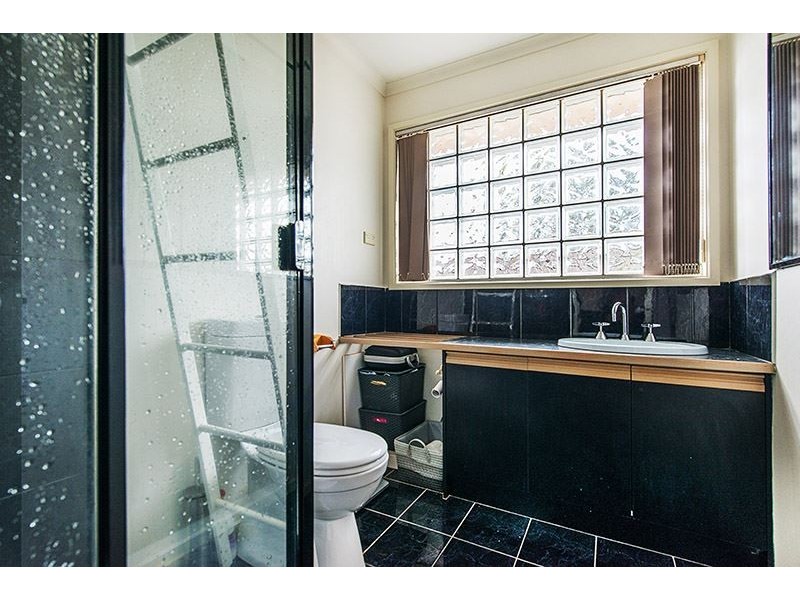 60 Rowellyn Avenue, Carrum Downs VIC 3201