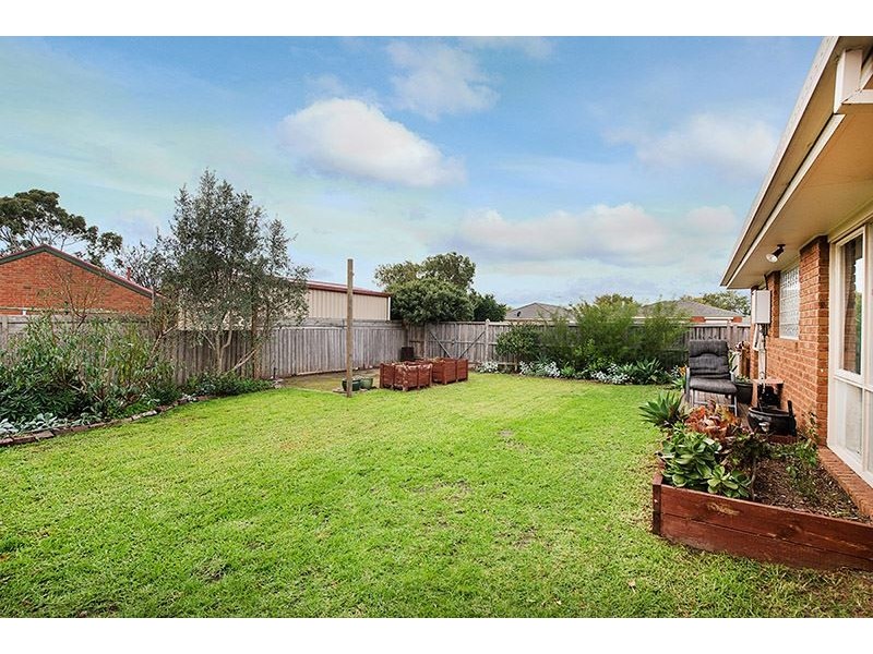 60 Rowellyn Avenue, Carrum Downs VIC 3201