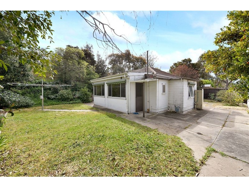 2 McCulloch Avenue, Seaford VIC 3198