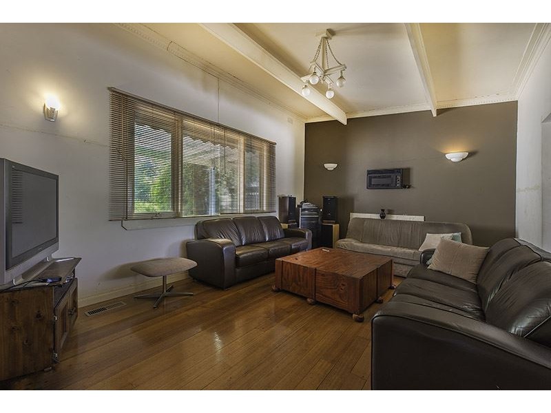 24 Weatherston Road, Seaford VIC 3198