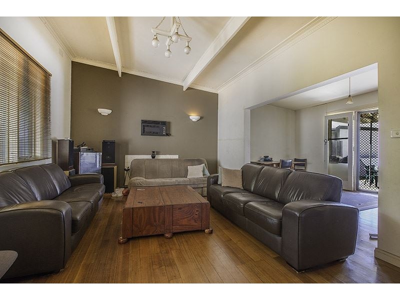 24 Weatherston Road, Seaford VIC 3198