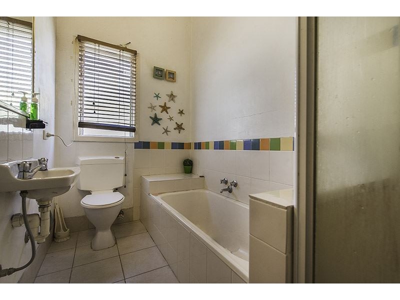 24 Weatherston Road, Seaford VIC 3198