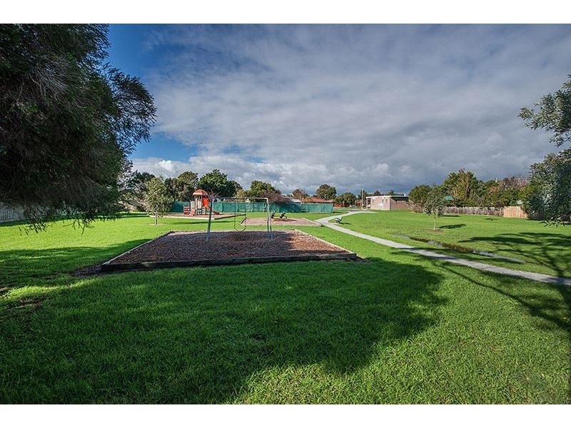 39 Elisdon Drive, Seaford VIC 3198