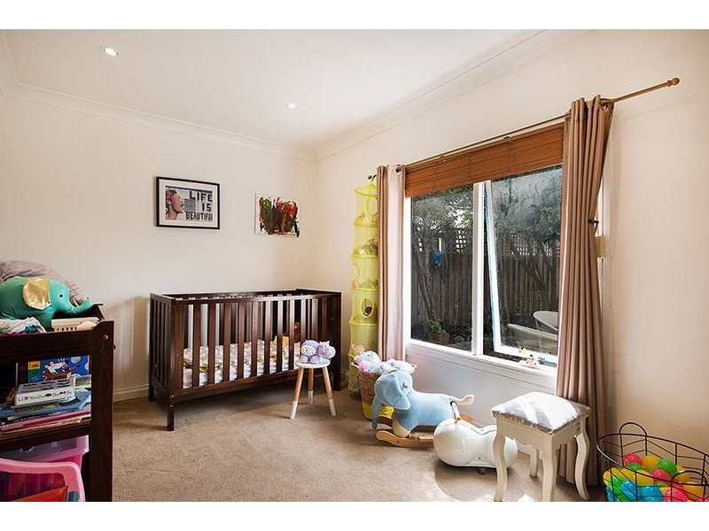 2 Railway Parade, Seaford VIC 3198