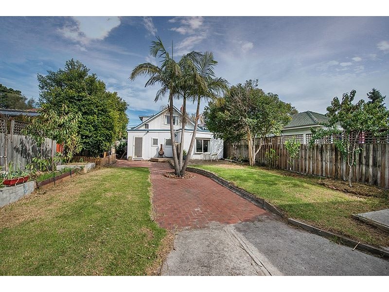 2 Railway Parade, Seaford VIC 3198