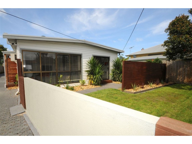 1/2 Wynnstay Road, Seaford VIC 3198