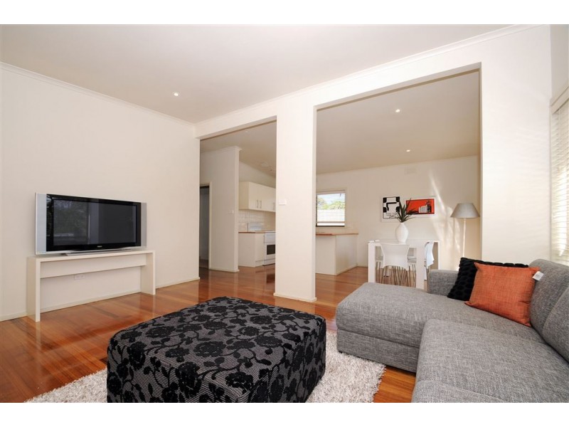 1/2 Wynnstay Road, Seaford VIC 3198