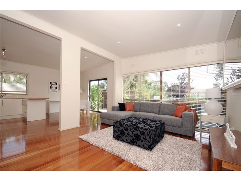 1/2 Wynnstay Road, Seaford VIC 3198