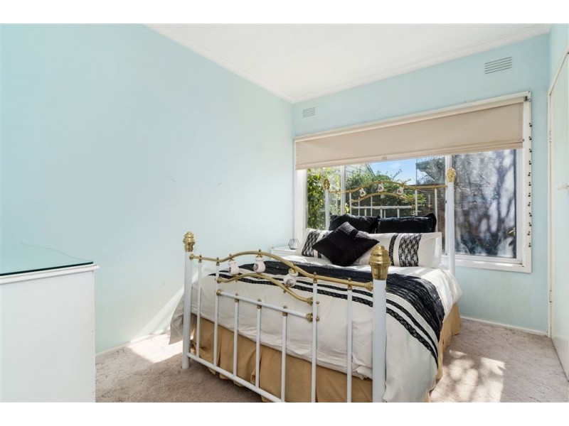 44 Rosslyn Avenue, Seaford VIC 3198