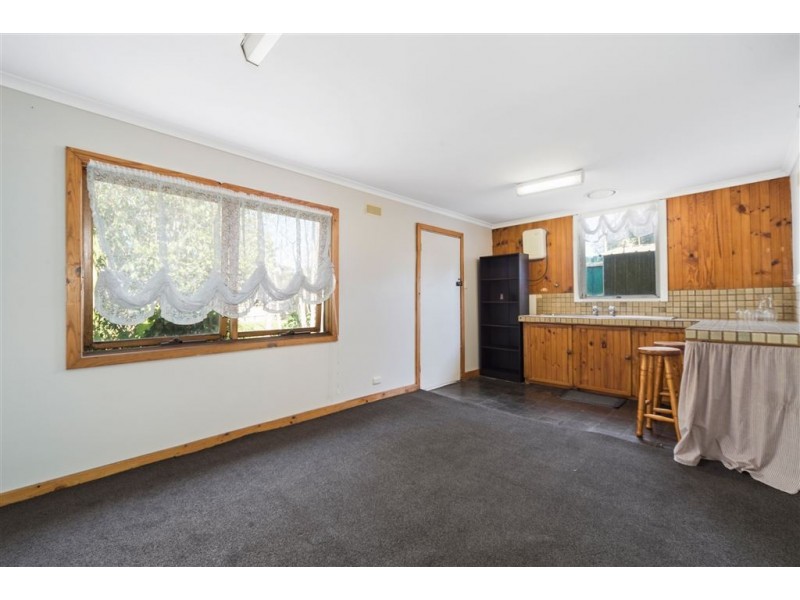 44 Rosslyn Avenue, Seaford VIC 3198