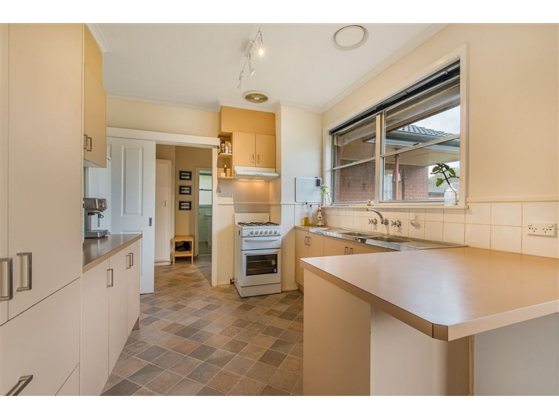 6 Brunning Crescent, Frankston North VIC 3200