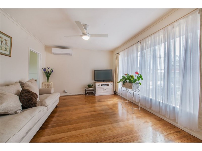 6 Brunning Crescent, Frankston North VIC 3200