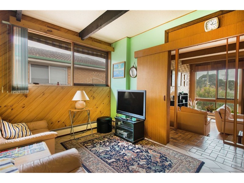 10 Selsey Street, Seaford VIC 3198