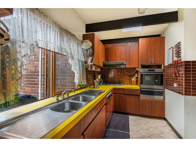 10 Selsey Street, Seaford VIC 3198