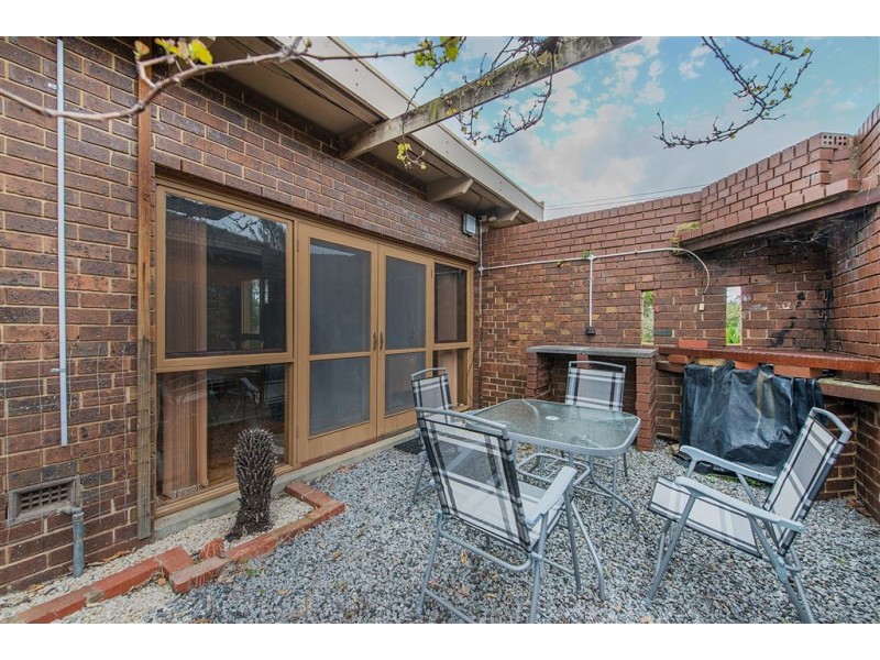 10 Selsey Street, Seaford VIC 3198