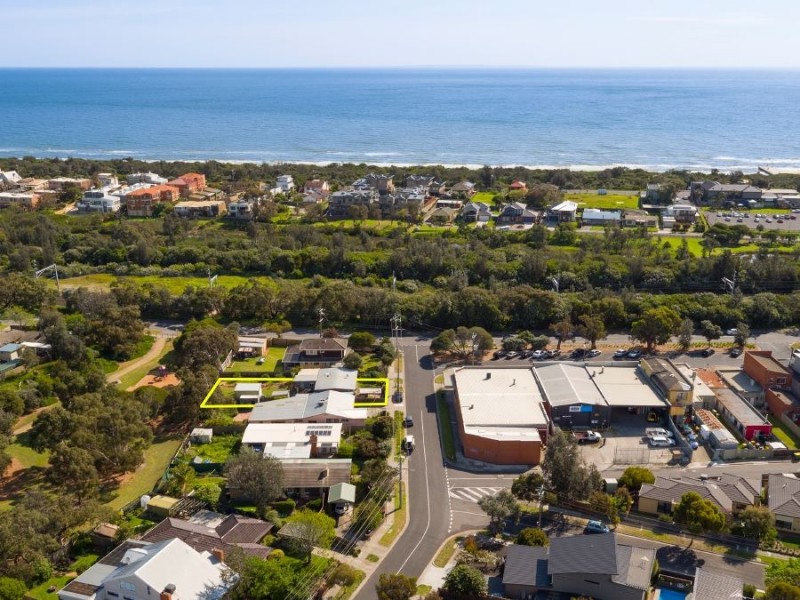 4 Clovelly Pde, Seaford VIC 3198