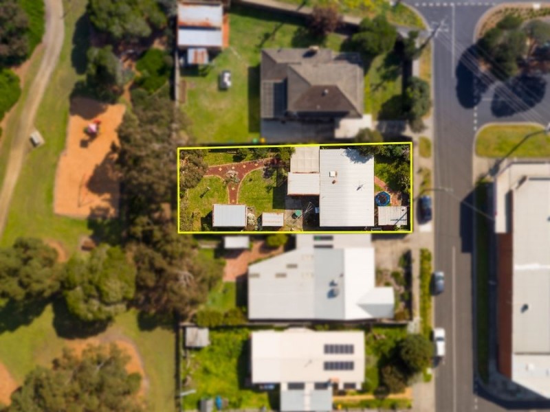 4 Clovelly Pde, Seaford VIC 3198