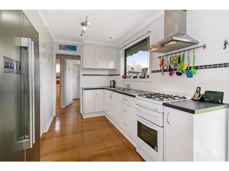 6 Benelong Crescent, Seaford VIC 3198