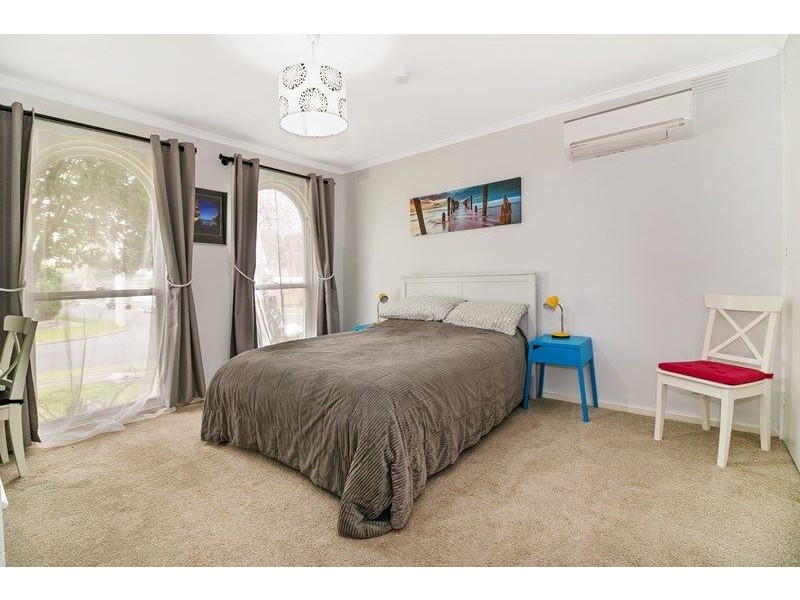 6 Benelong Crescent, Seaford VIC 3198