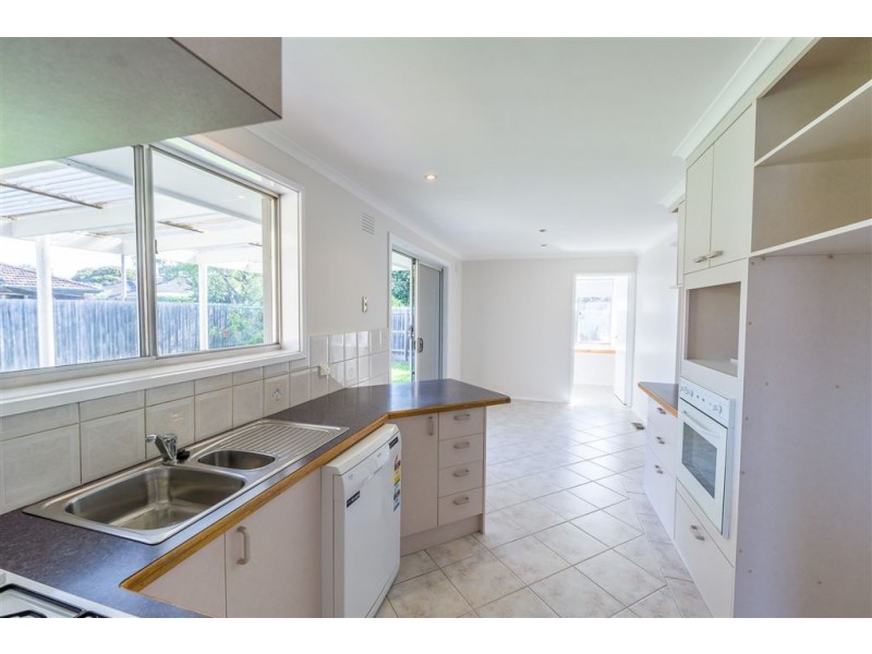 52 Maple Street, Seaford VIC 3198