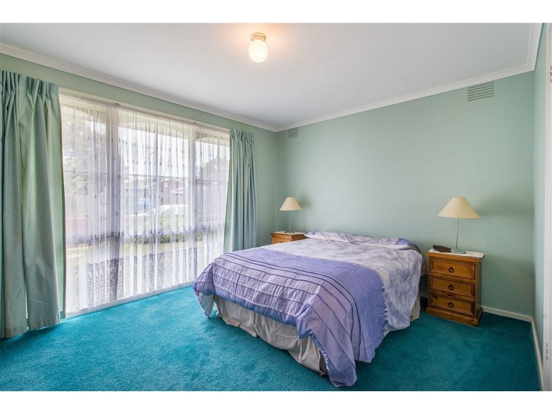 61 Maple Street, Seaford VIC 3198