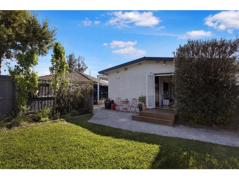 2 464 Station Street, Bonbeach VIC 3196